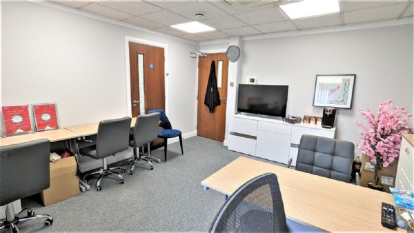 Property at The Old Kiln House, 15-17 High Street, Elstree, WD6 3BY